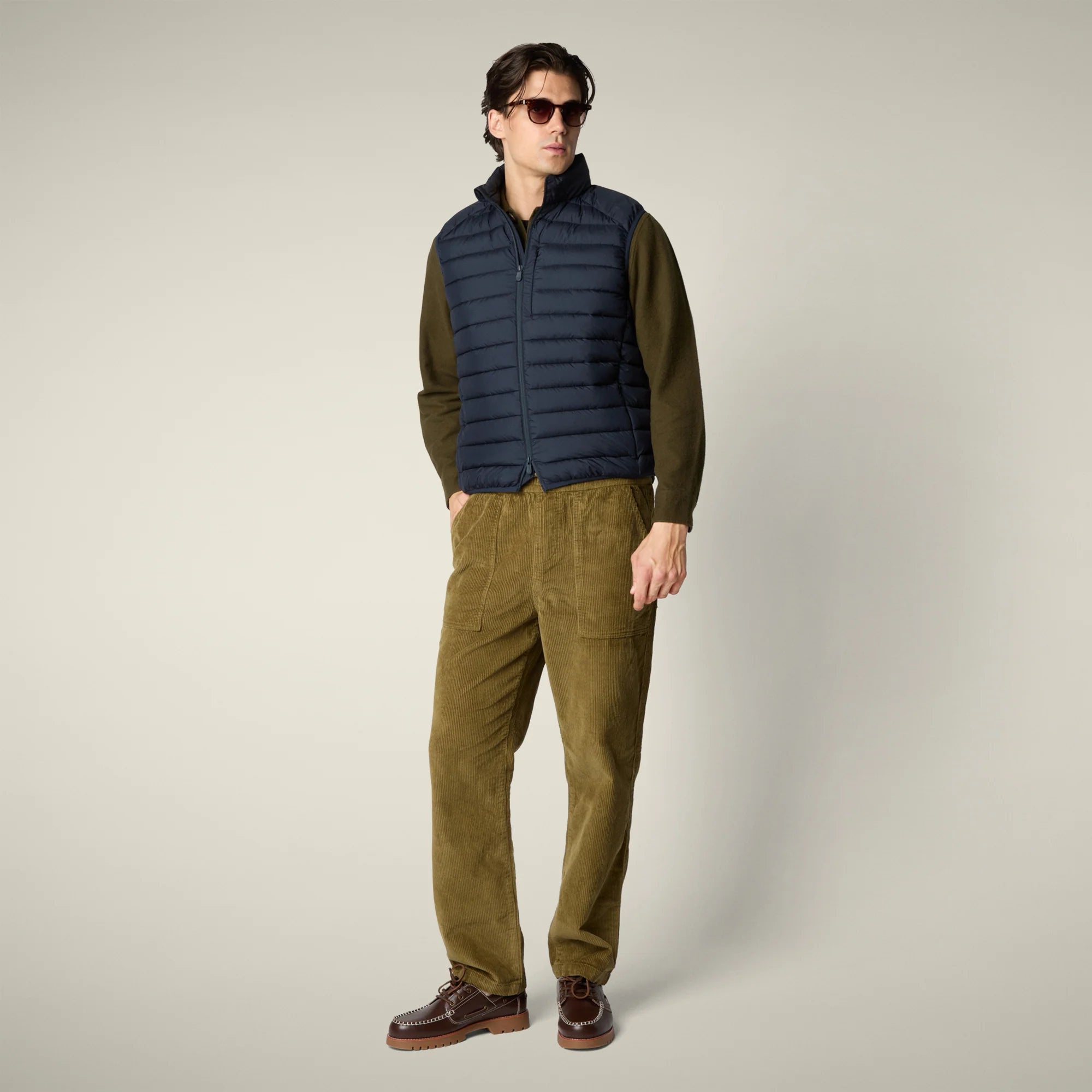 Rhus Vest M