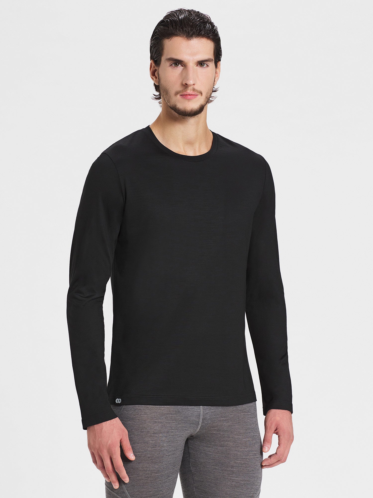 black T-Shirt Long Sleeve M