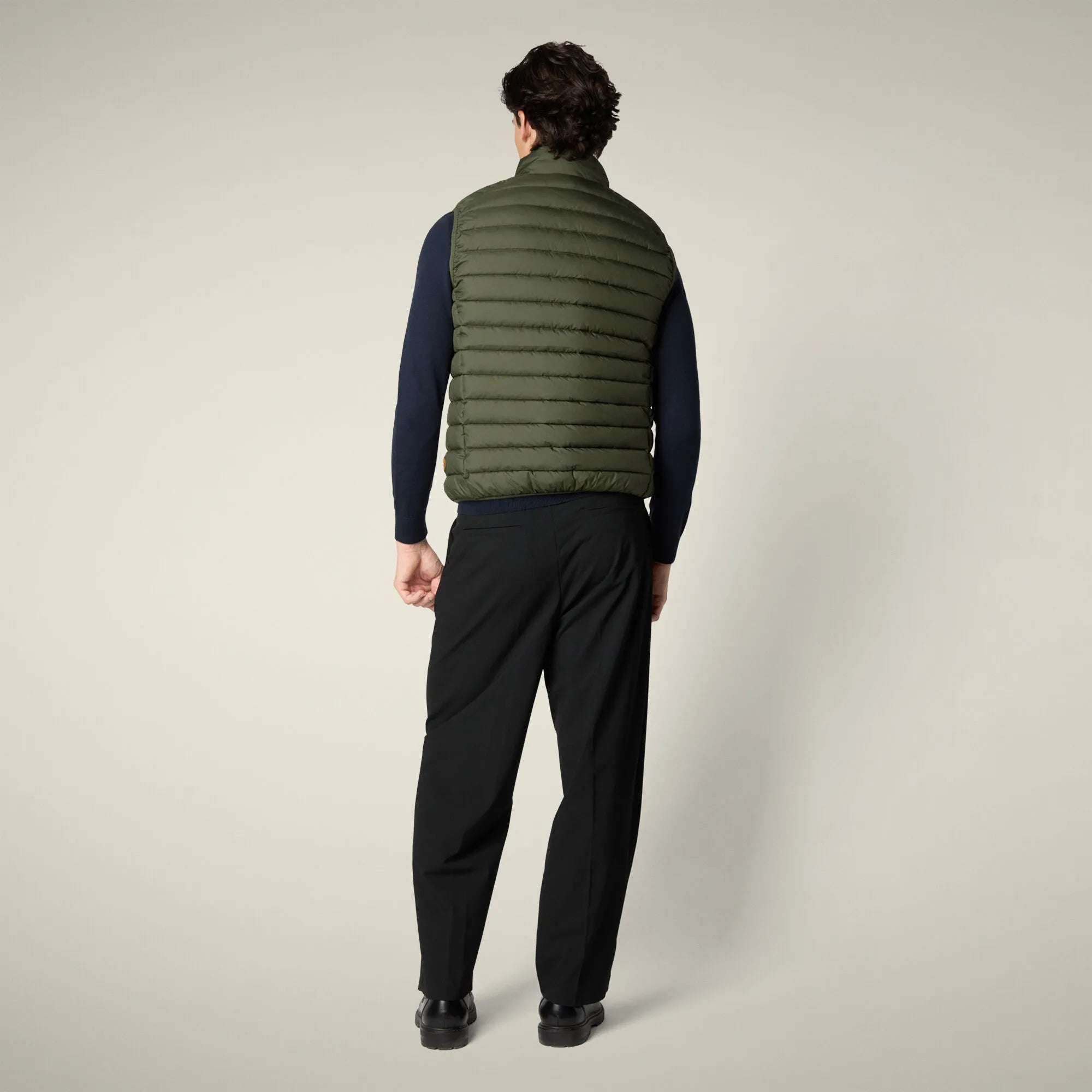 Rhus Vest M